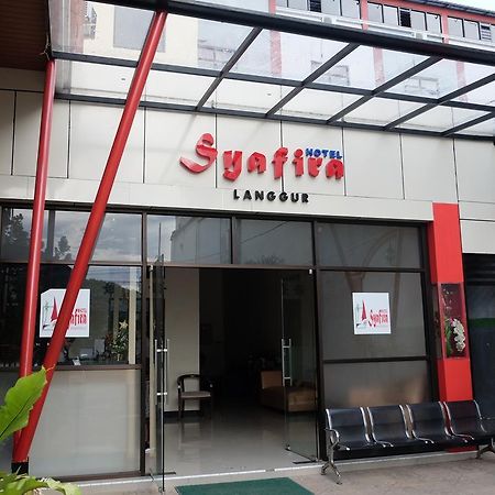 Syafira Hotel Langgur Экстерьер фото