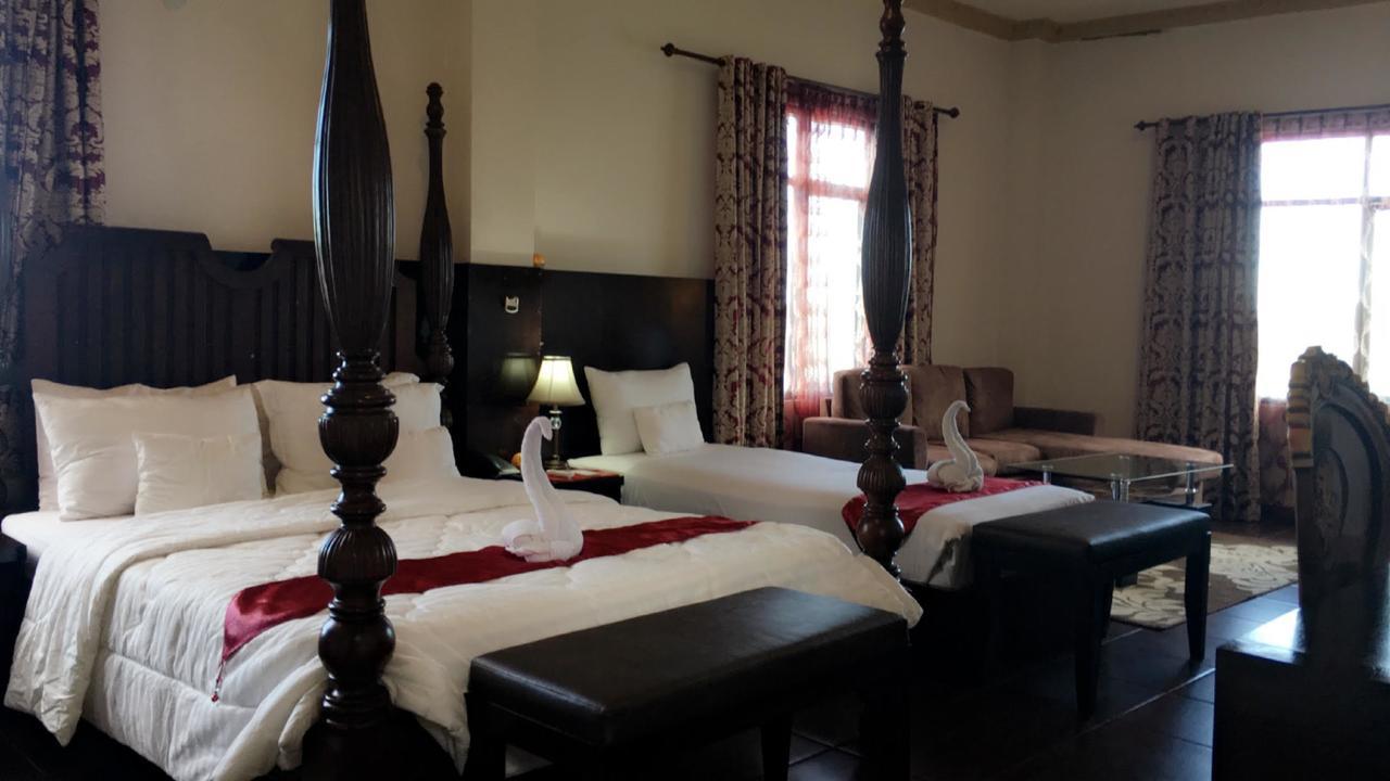 Syafira Hotel Langgur Экстерьер фото