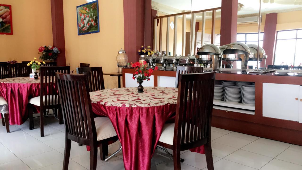 Syafira Hotel Langgur Экстерьер фото