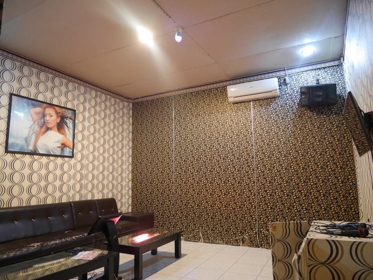 Syafira Hotel Langgur Экстерьер фото