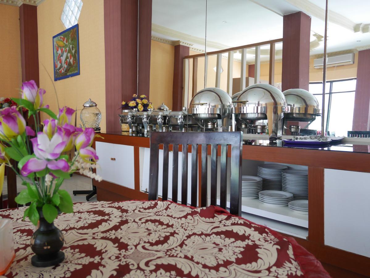 Syafira Hotel Langgur Экстерьер фото