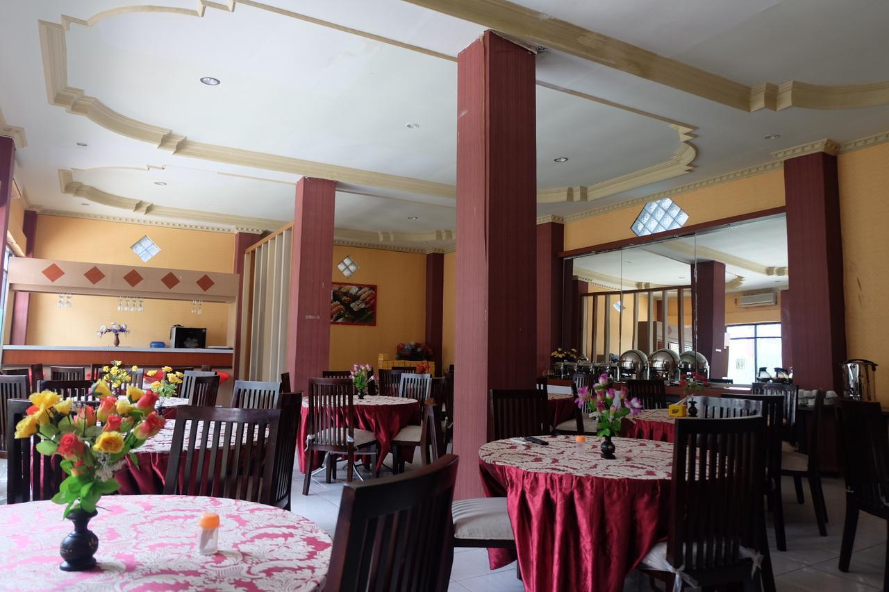 Syafira Hotel Langgur Экстерьер фото